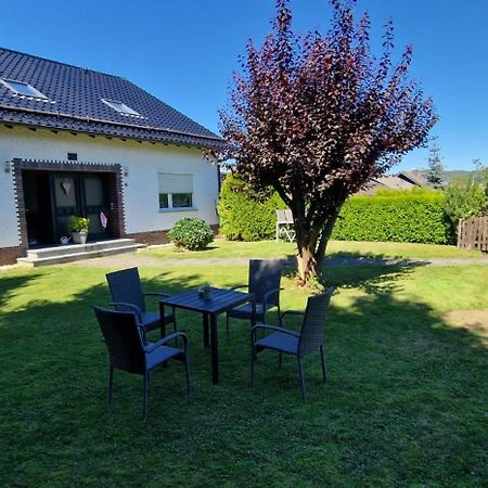 Fewo Hoheeifel, 1 Haus Mit 2 Apartments 5 Schlafzimmer In Kelberg Naehe Nuerburgring Luaran gambar