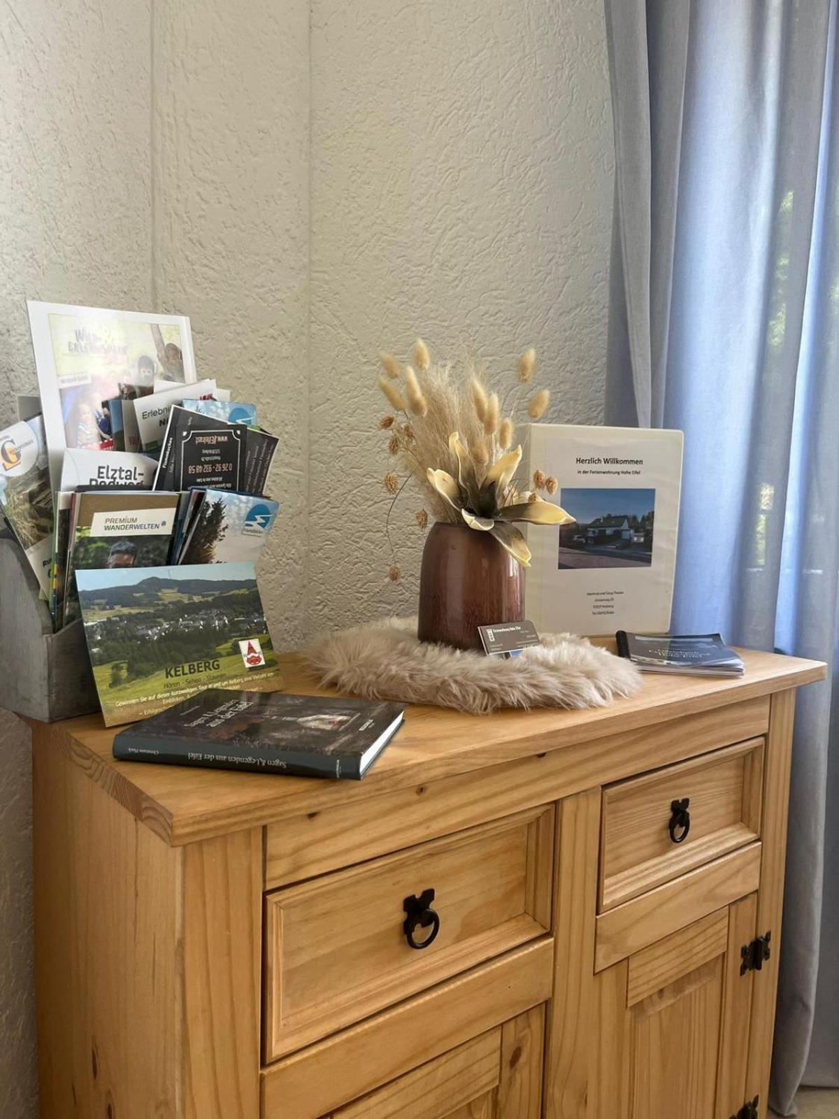 Fewo Hoheeifel, 1 Haus Mit 2 Apartments 5 Schlafzimmer In Kelberg Naehe Nuerburgring Luaran gambar